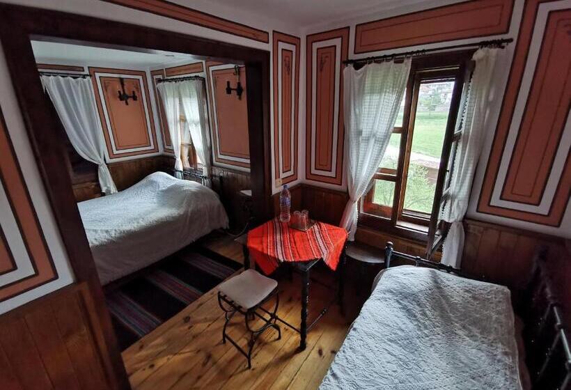 ホテル Hadji Neikovi Guest Houses