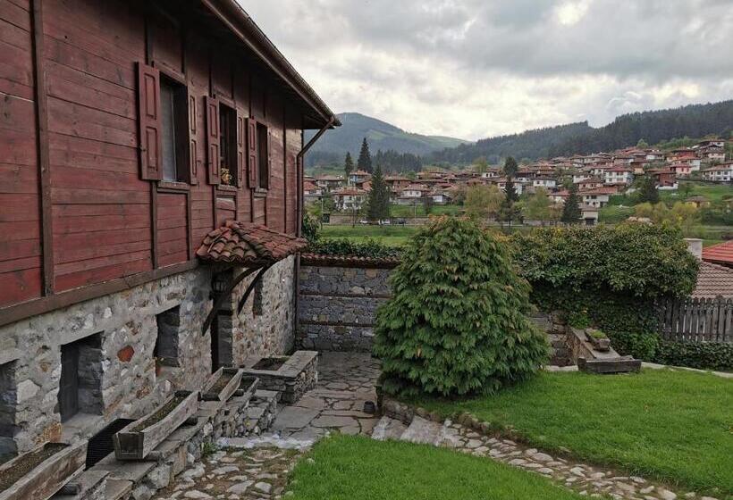 ホテル Hadji Neikovi Guest Houses