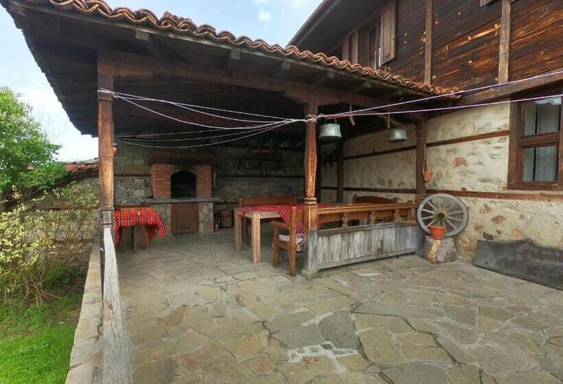 ホテル Hadji Neikovi Guest Houses