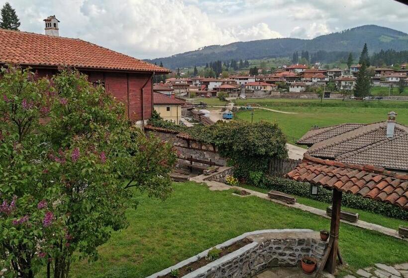 ホテル Hadji Neikovi Guest Houses