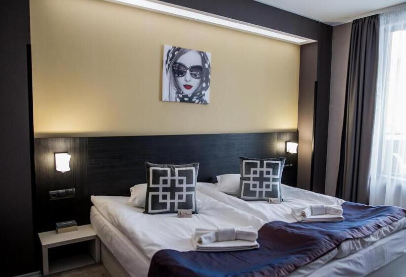 בית מלון כפרי Idol