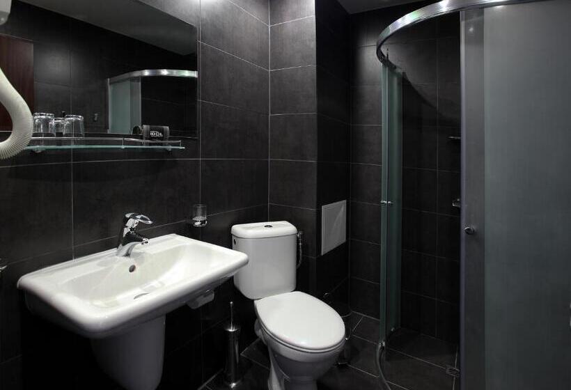 בית מלון כפרי Idol