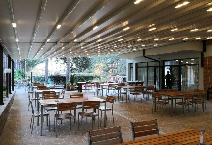 בית מלון כפרי Jack Family