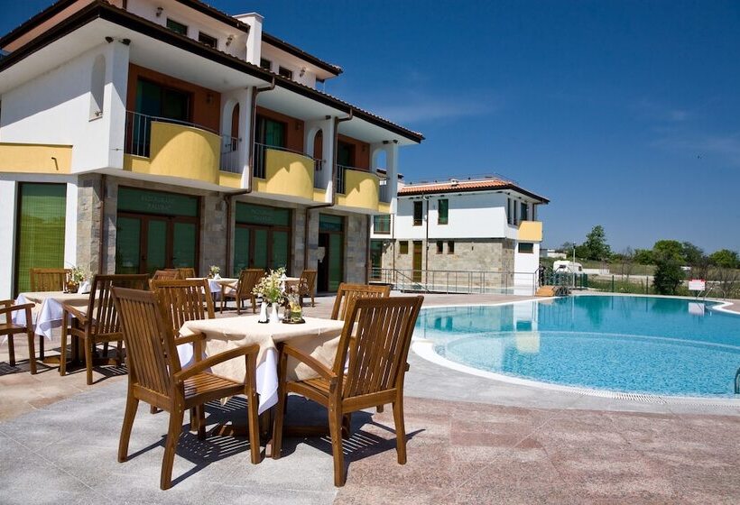 Отель Lalov Egrek