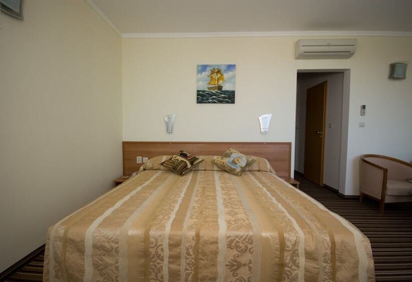 Отель Lalov Egrek