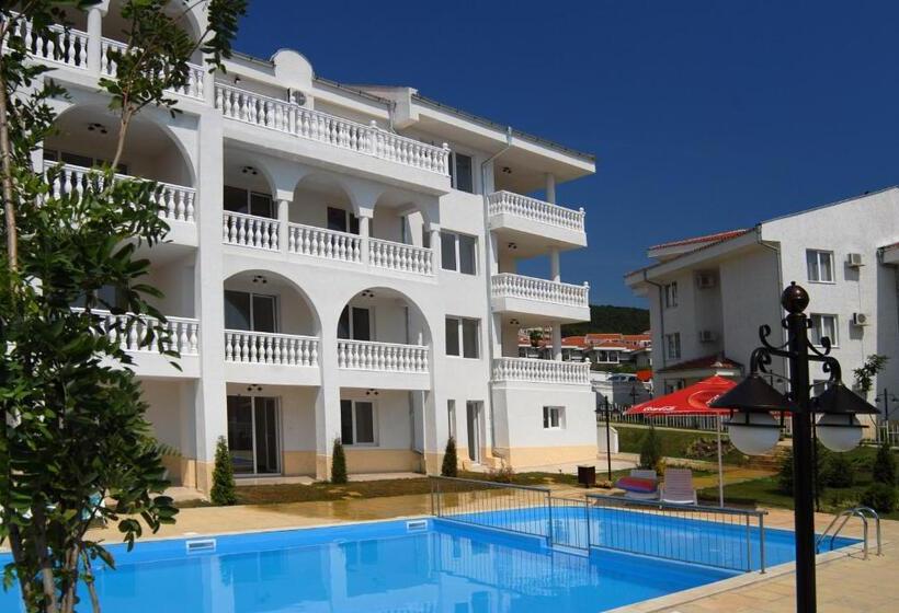 בית מלון כפרי Lazur 1 5 Apart Complex