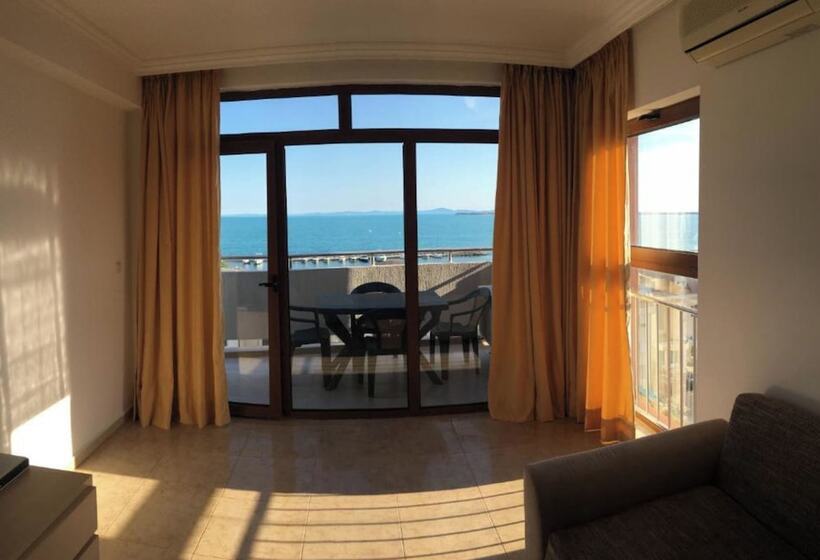 בית מלון כפרי Lazur 1 5 Apart Complex