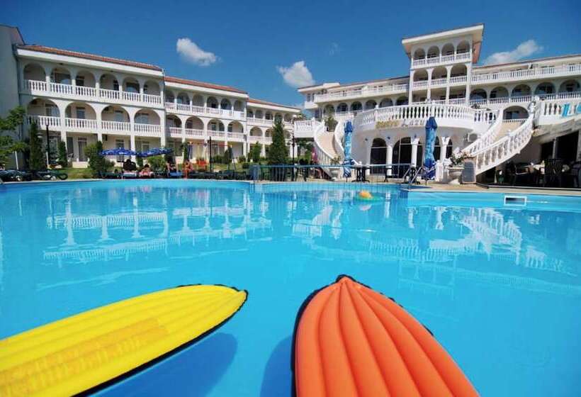 בית מלון כפרי Lazur 1 5 Apart Complex