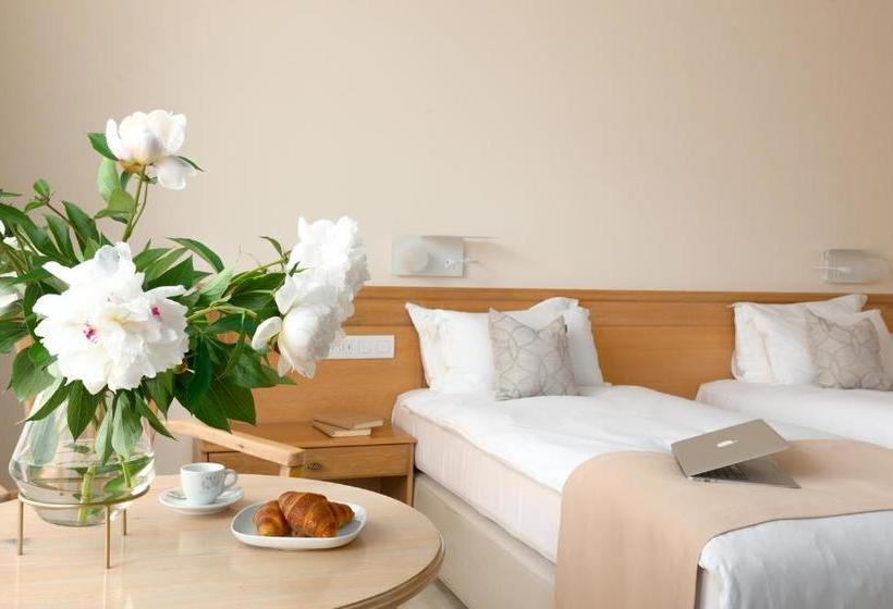 ホテル Family  Anna