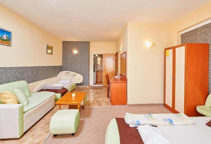 בית מלון כפרי Peneka