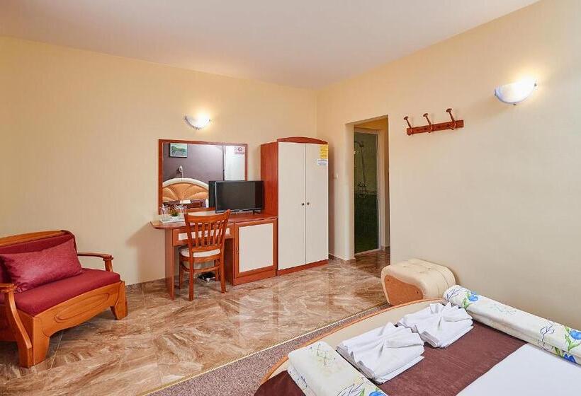 בית מלון כפרי Peneka