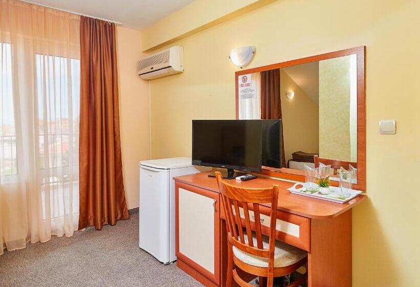 בית מלון כפרי Peneka