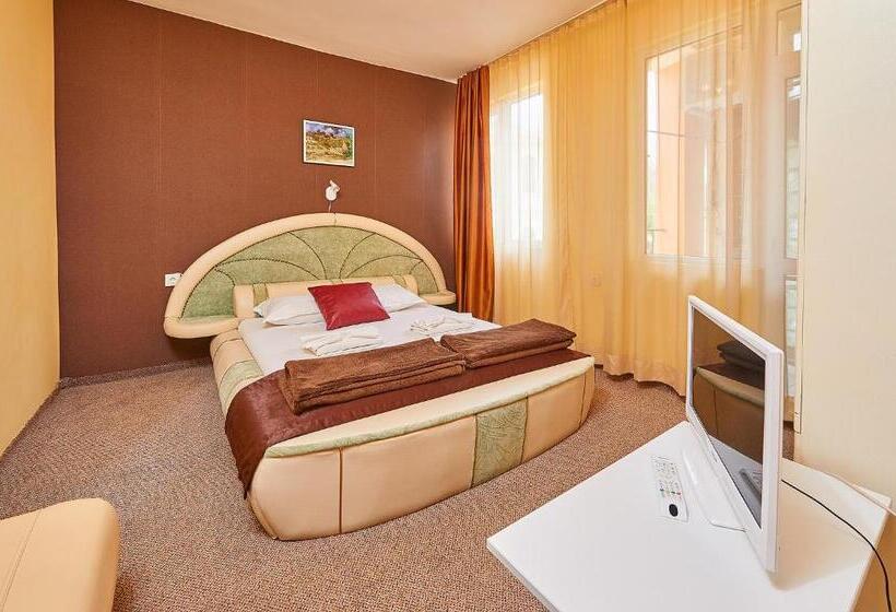 בית מלון כפרי Peneka