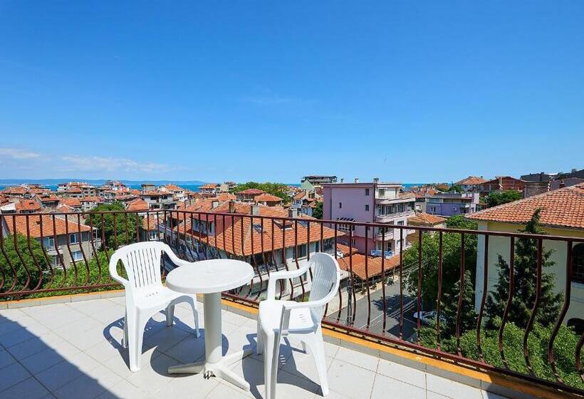 בית מלון כפרי Peneka