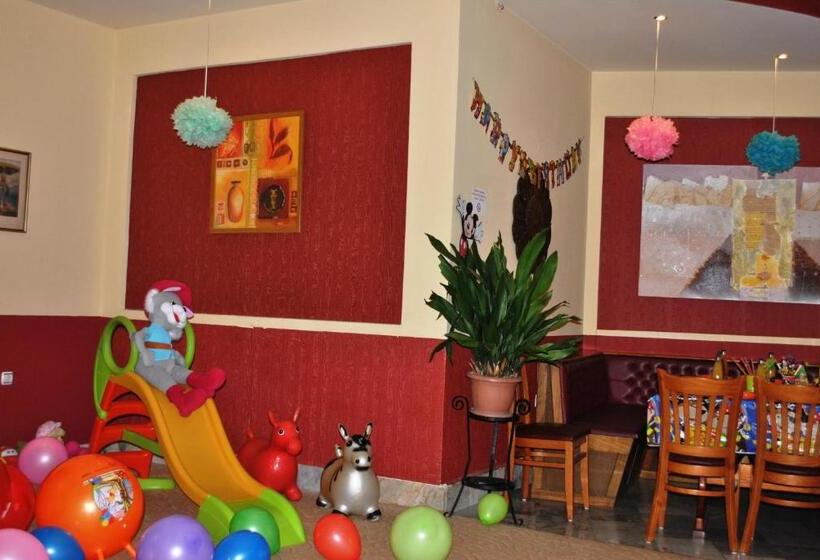 בית מלון כפרי Peneka