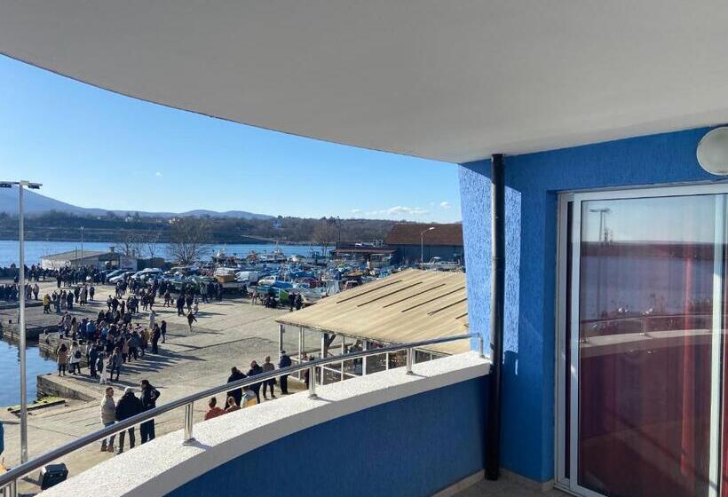 Отель Ribarska Sreshta Family