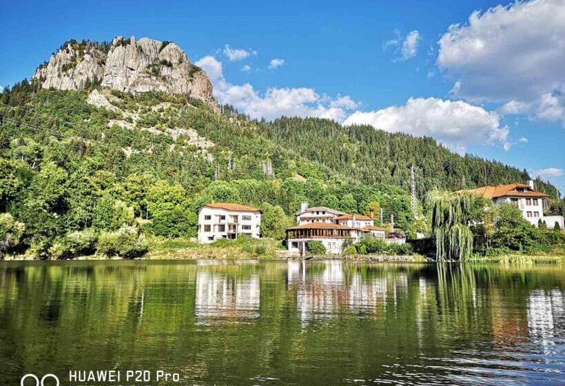 בית מלון כפרי Ribkata Family