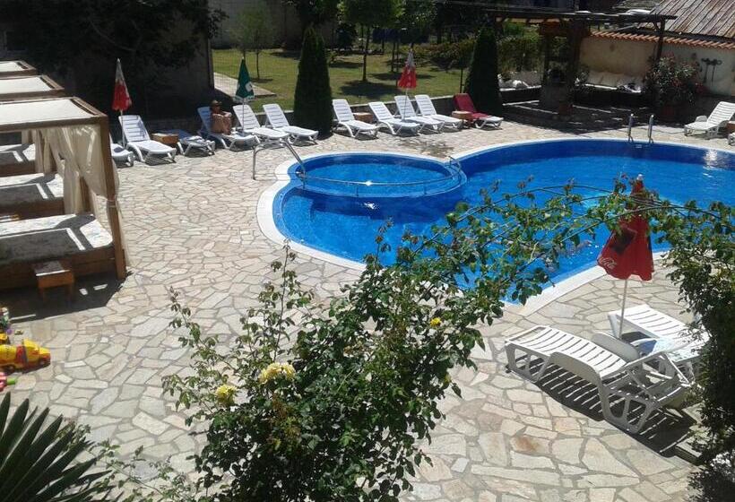 בית מלון כפרי Saint George Family