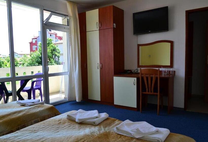 בית מלון כפרי Saint George Family