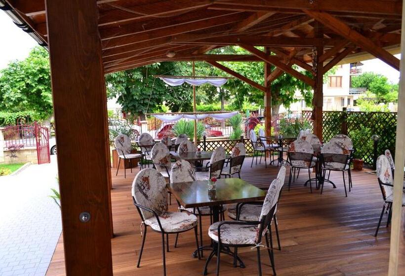 בית מלון כפרי Saint George Family