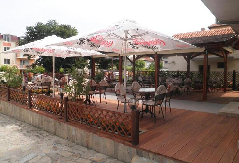 בית מלון כפרי Saint George Family