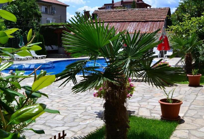 בית מלון כפרי Saint George Family