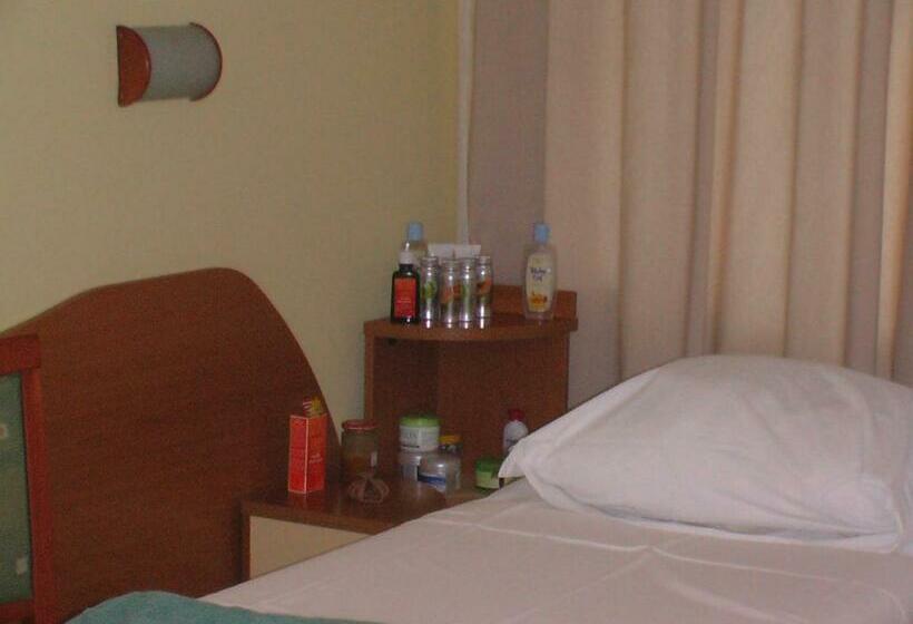 בית מלון כפרי Seasons