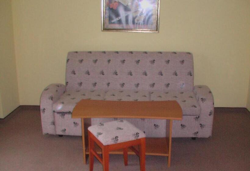 בית מלון כפרי Seasons