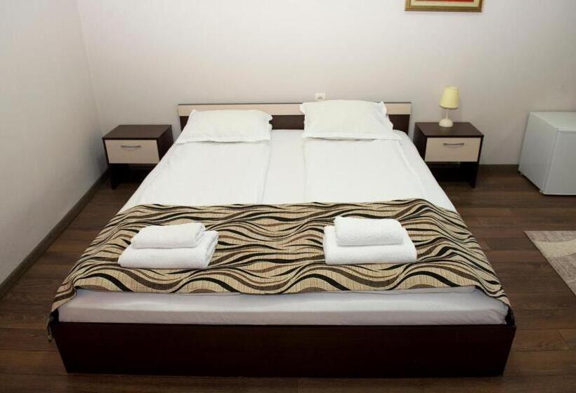 호텔 St.st. Constantine And Helena