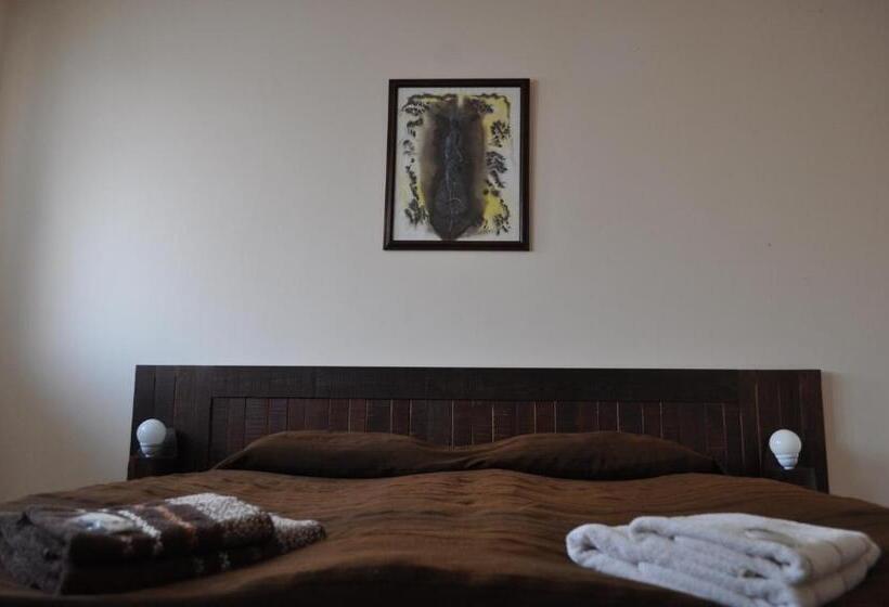 בית מלון כפרי Tihiat Kat