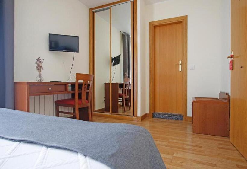 فندق Villa De Colunga