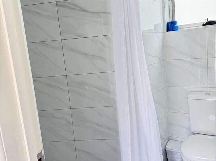 فندق على الطريق Twin City Motor Inn