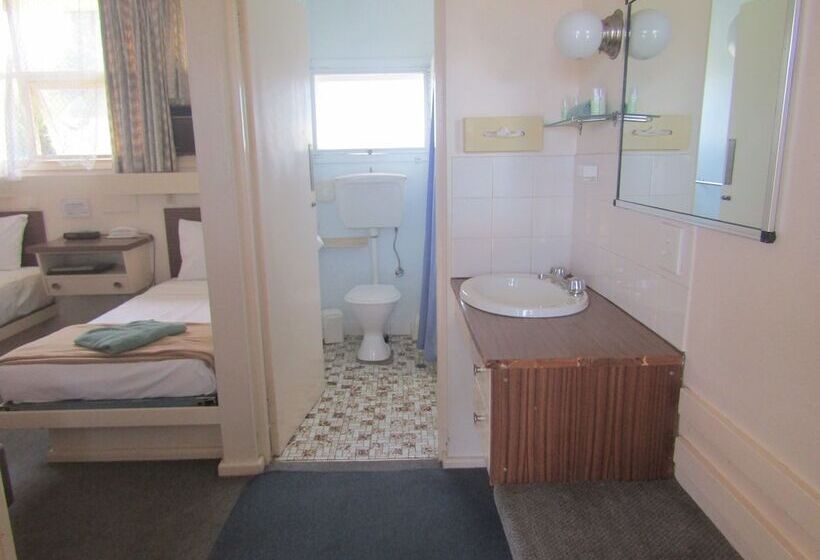 فندق على الطريق Twin City Motor Inn