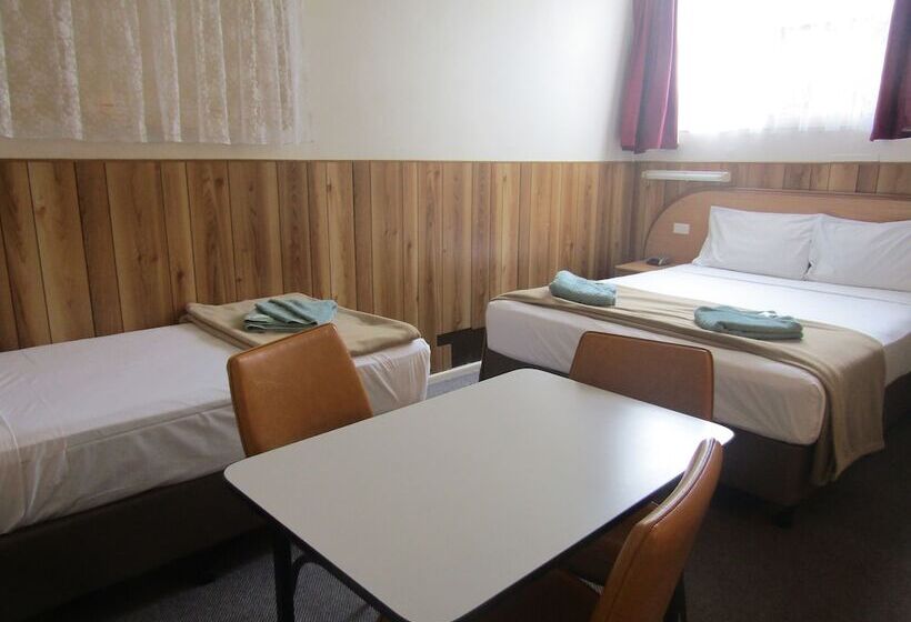 فندق على الطريق Twin City Motor Inn