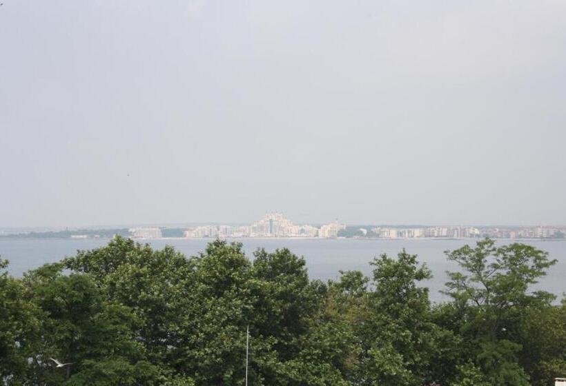 Paradise Hotel & Relax Center