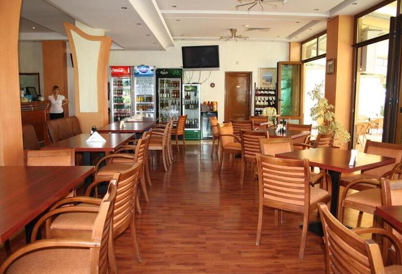 Paradise Hotel & Relax Center