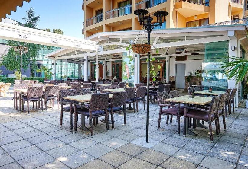 Paradise Hotel & Relax Center