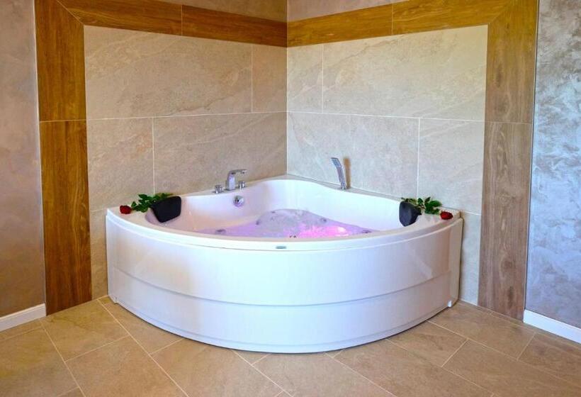 Paradise Hotel & Relax Center