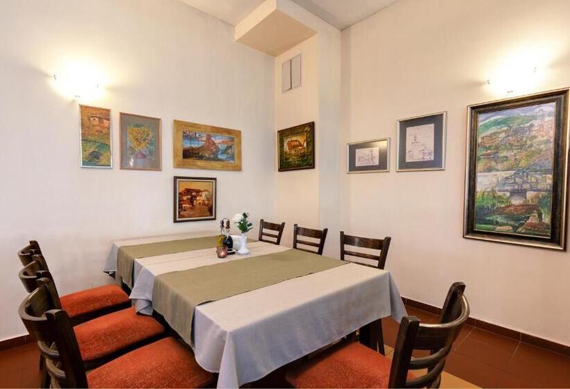 Rachev Hotel Residence