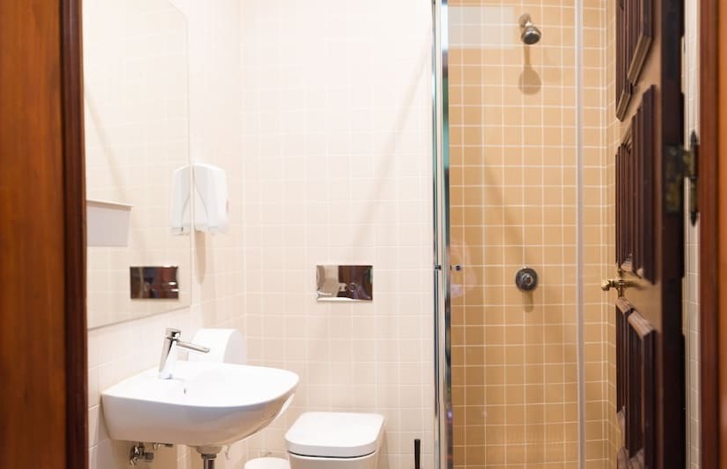 Sant Jordi Hostels Lisbon