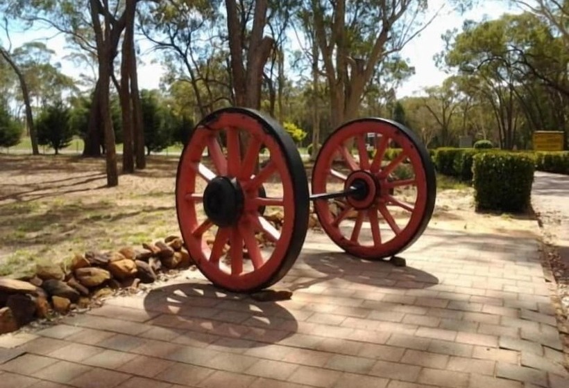 Wagon Wheel Motel & Units