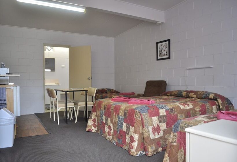 Wagon Wheel Motel & Units