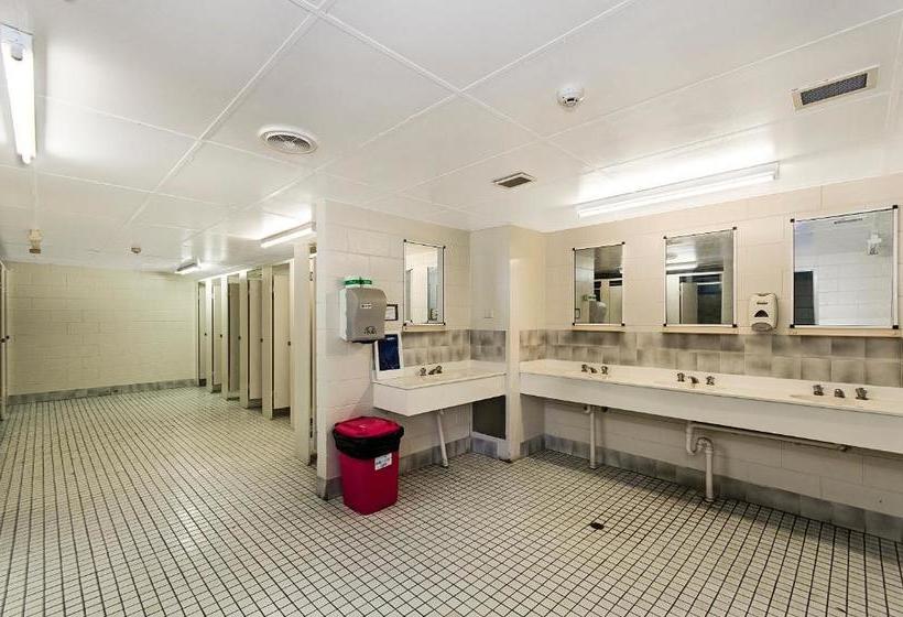 هاستل Adventurers Backpackers