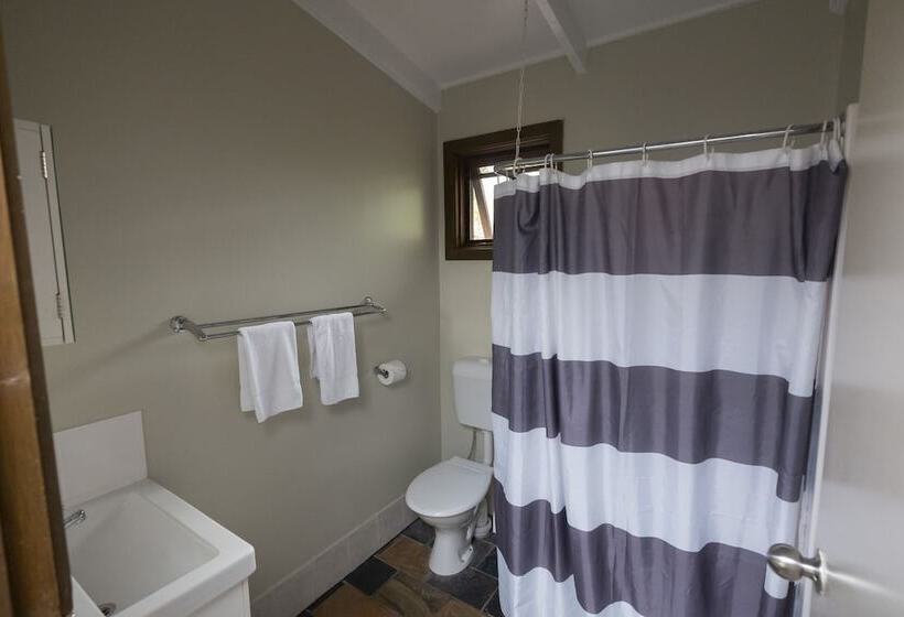 هاستل Colonial Village Resort