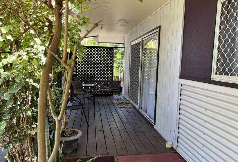 هاستل Colonial Village Resort