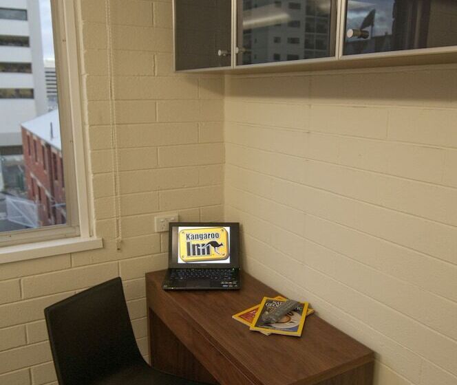 הוסטל Kangaroo Inn