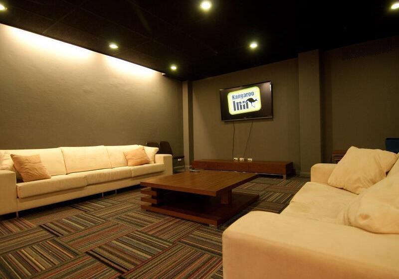 הוסטל Kangaroo Inn