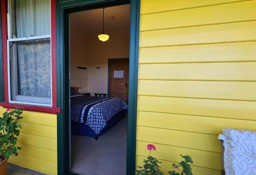 הוסטל No14 Lovel St