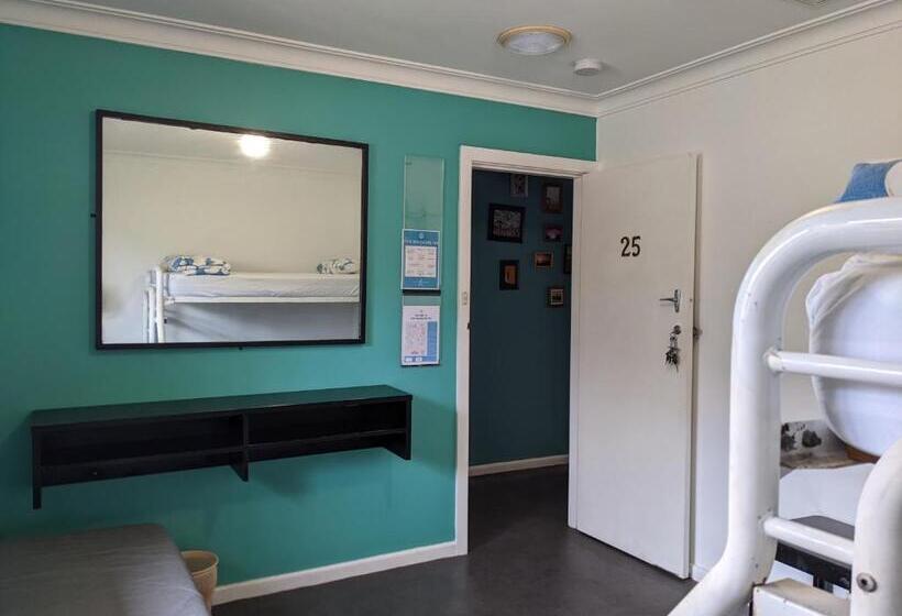هاستل Ozzie Pozzie Backpackers   Port Macquarie Yha