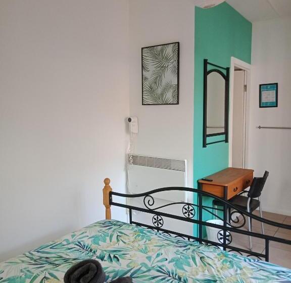 فندق صغير Ozzie Pozzie Backpackers   Port Macquarie Yha